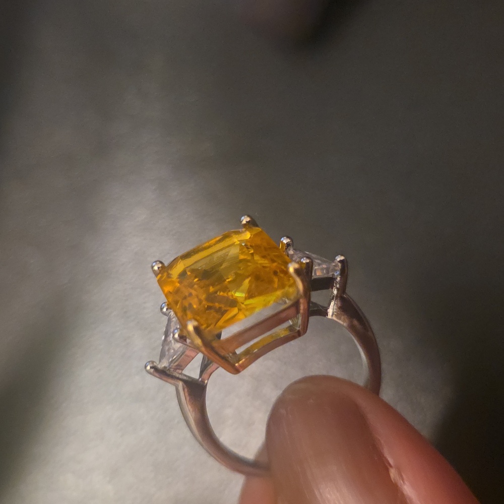 MINKS SILVER  Yellow Gemstone Ring - Picture 6 of 7